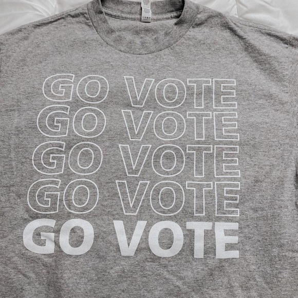 Go Vote Graphic T-shirt - Picture 2 of 3